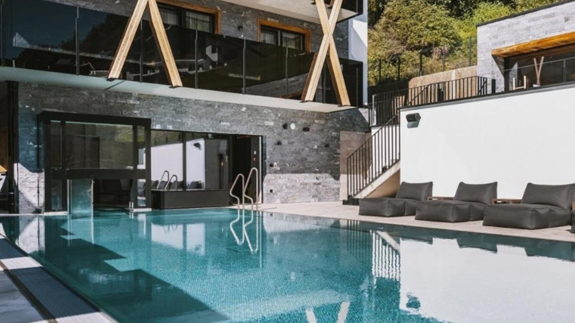 Moderní apartmán s luxusním zázemím 4* resortu