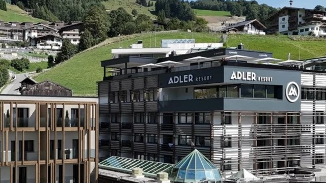 ADLER Resort Hinterglemm, bazén s okouzlujícími výhledy