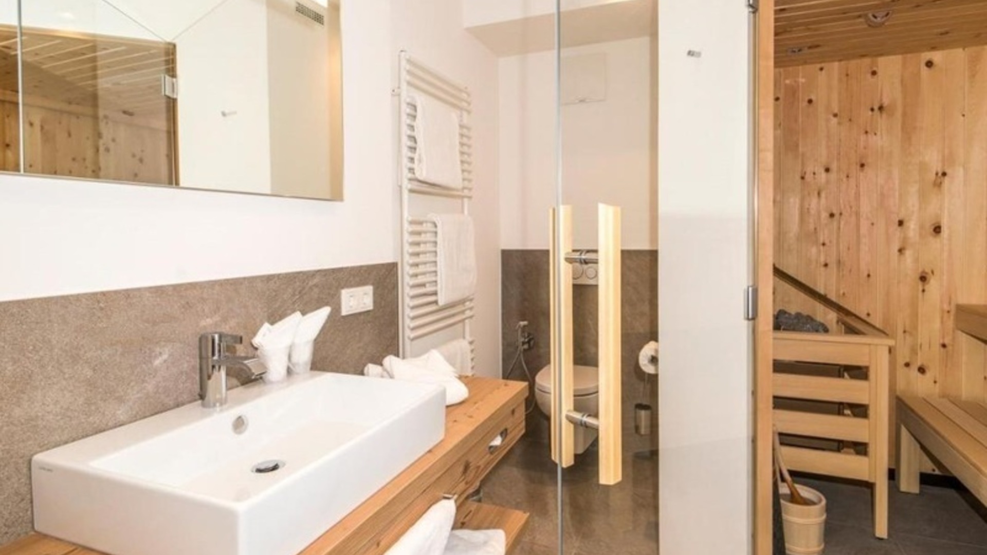 ADLER Resort Hinterglemm, bazén s okouzlujícími výhledy