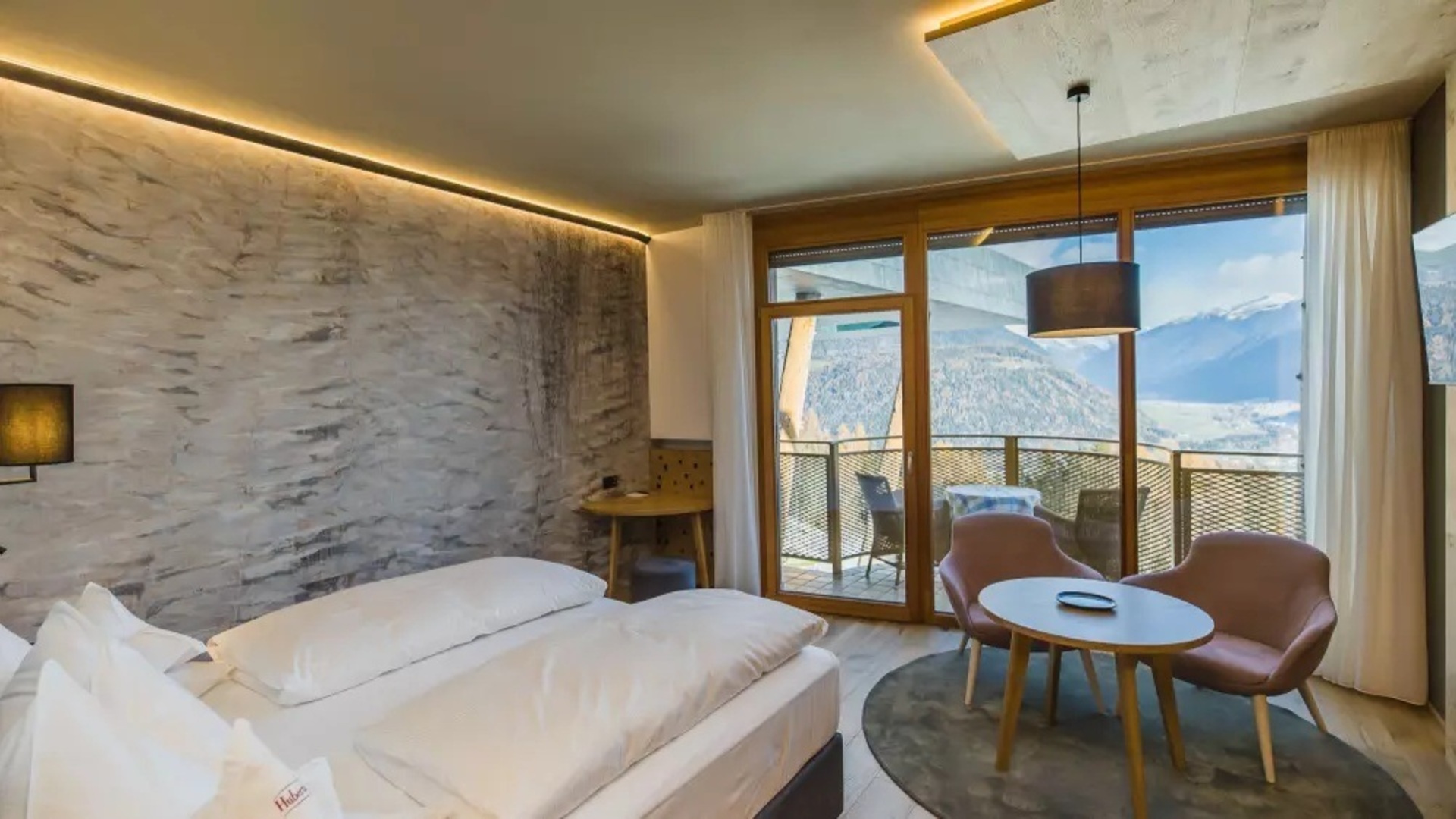 Alpin Panorama Hotel HUBERTUS, vstupní brána do Kronplatz