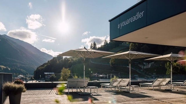 ADLER Resort Hinterglemm, bazén s okouzlujícími výhledy