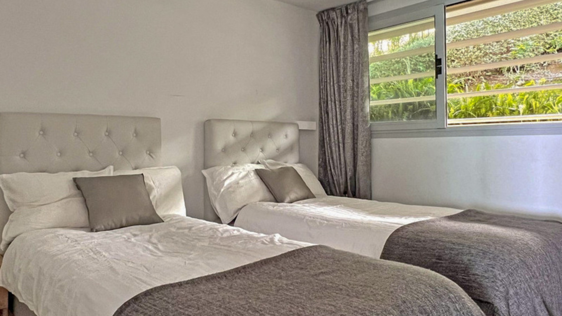 Med ONE slunné luxusní apartmány s výhledem na moře