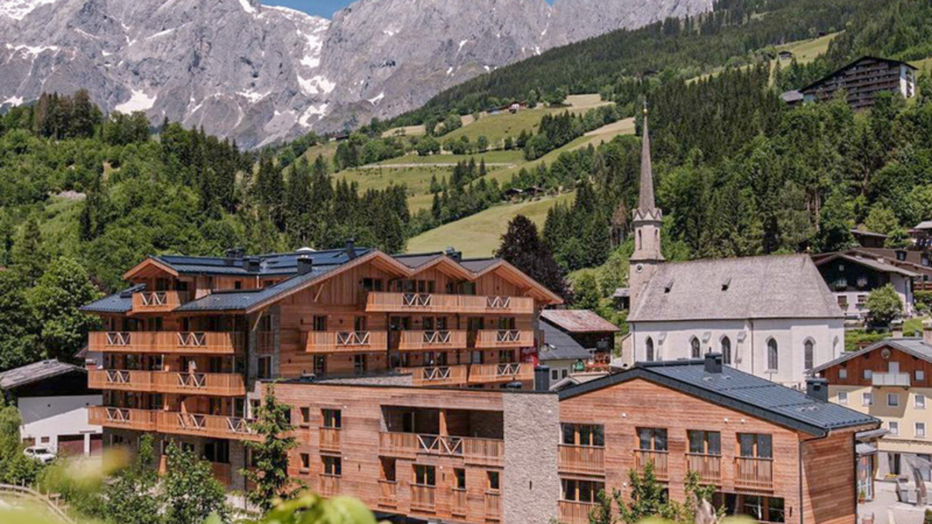 Krásný apartmán se 2 ložnicemi, luxusní saunou a balkónem