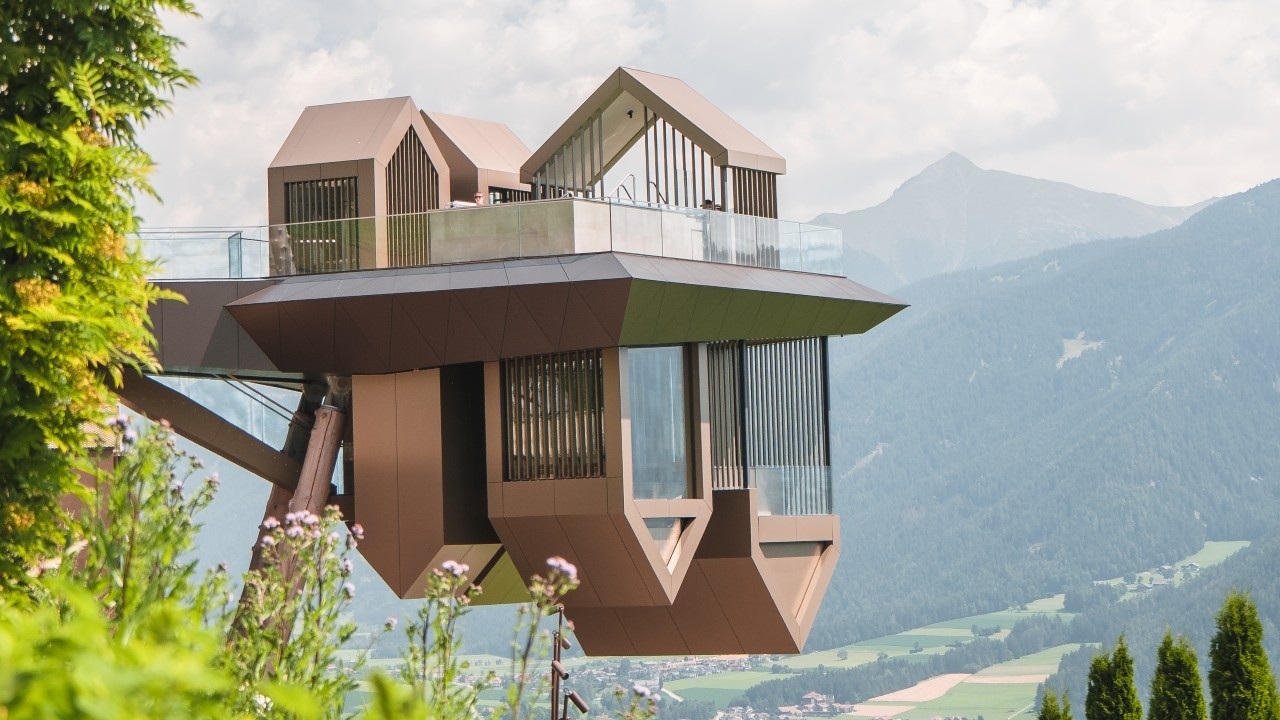 Alpin Panorama Hotel HUBERTUS, vstupní brána do Kronplatz