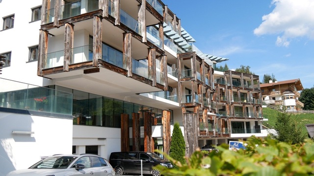 ADLER Resort Hinterglemm, bazén s okouzlujícími výhledy